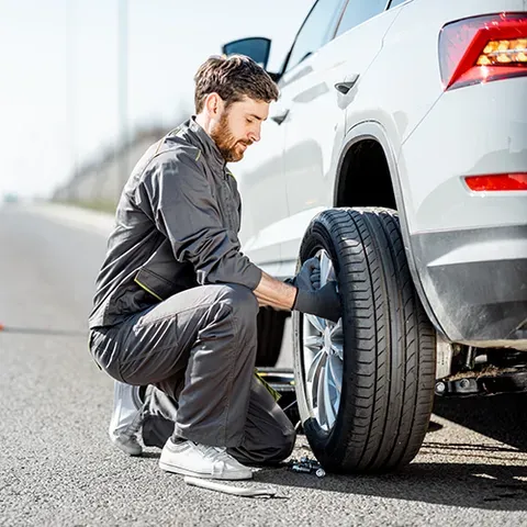 Mobile technician responding to an urgent brake problem in San Antonio
